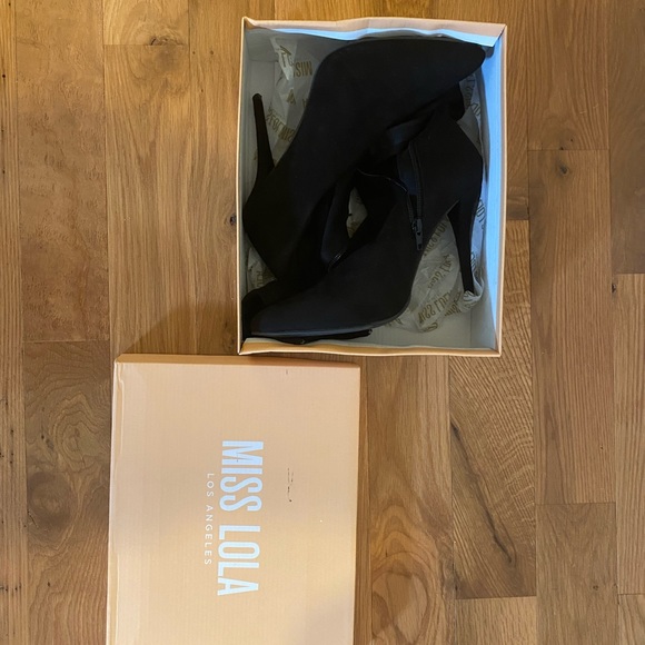 Boots are from ms.Lola great condition size 10 - Picture 1 of 5